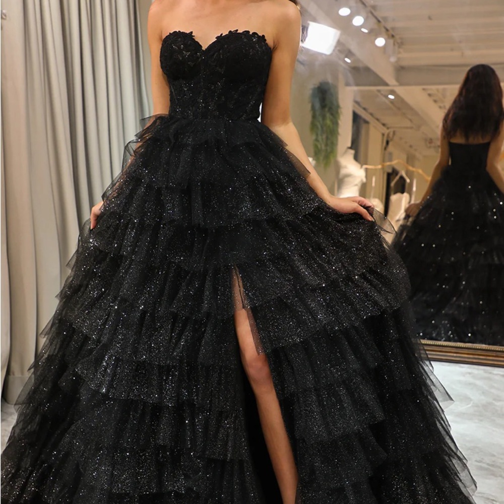 Elegant Black Strapless Evening Gown